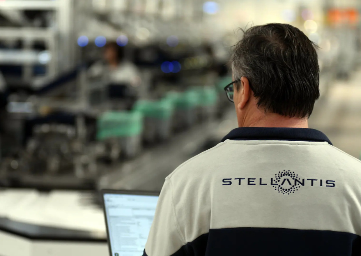 Stellantis, &egrave; arrivata la prima ondata di assunzioni a Mirafiori: 80 nuovi al lavoro sulla 500 ibrida