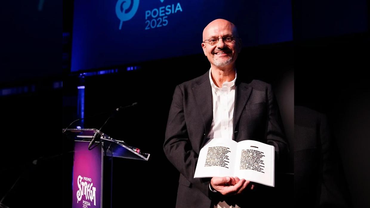 Tiziano Rossi trionfa al Premio Strega Poesia 2025 con "Il brusìo"