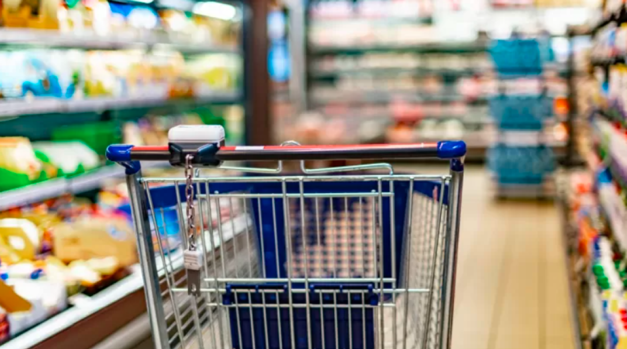 Il Ministero della Salute segnala rischio microbiologico: ritirati mozzarella e salame dai supermercati