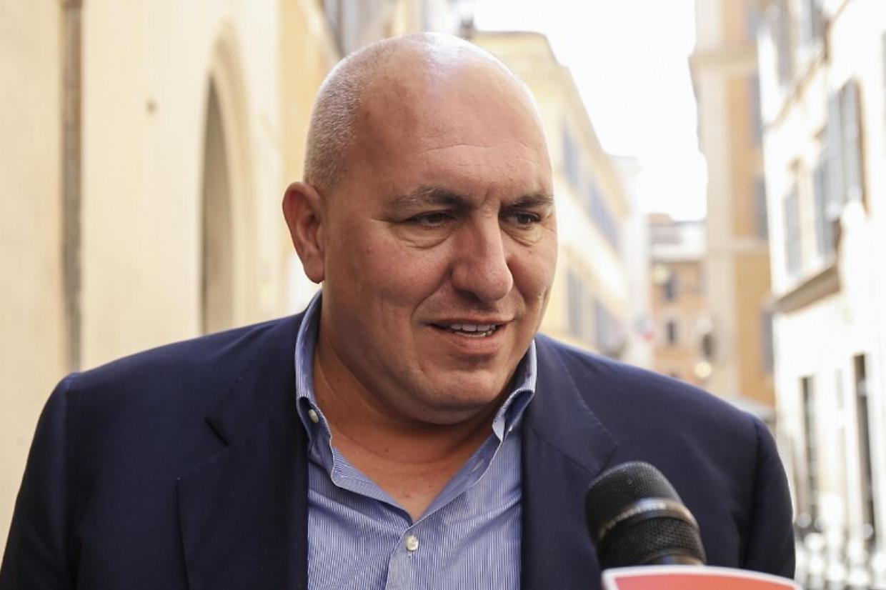 Il ministro piemontese della Difesa, Guido Crosetto, operato d'urgenza al colon