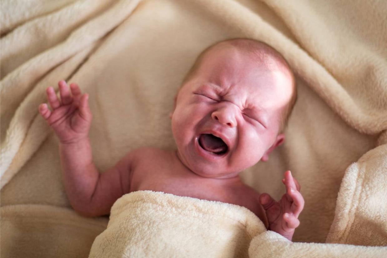 Botulismo infantile: cos’è e quale alimento può essere pericoloso nei bambini sotto l’anno