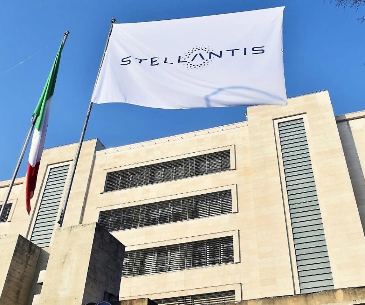 Stellantis, rivoluzione manager: ecco cosa cambia a Torino