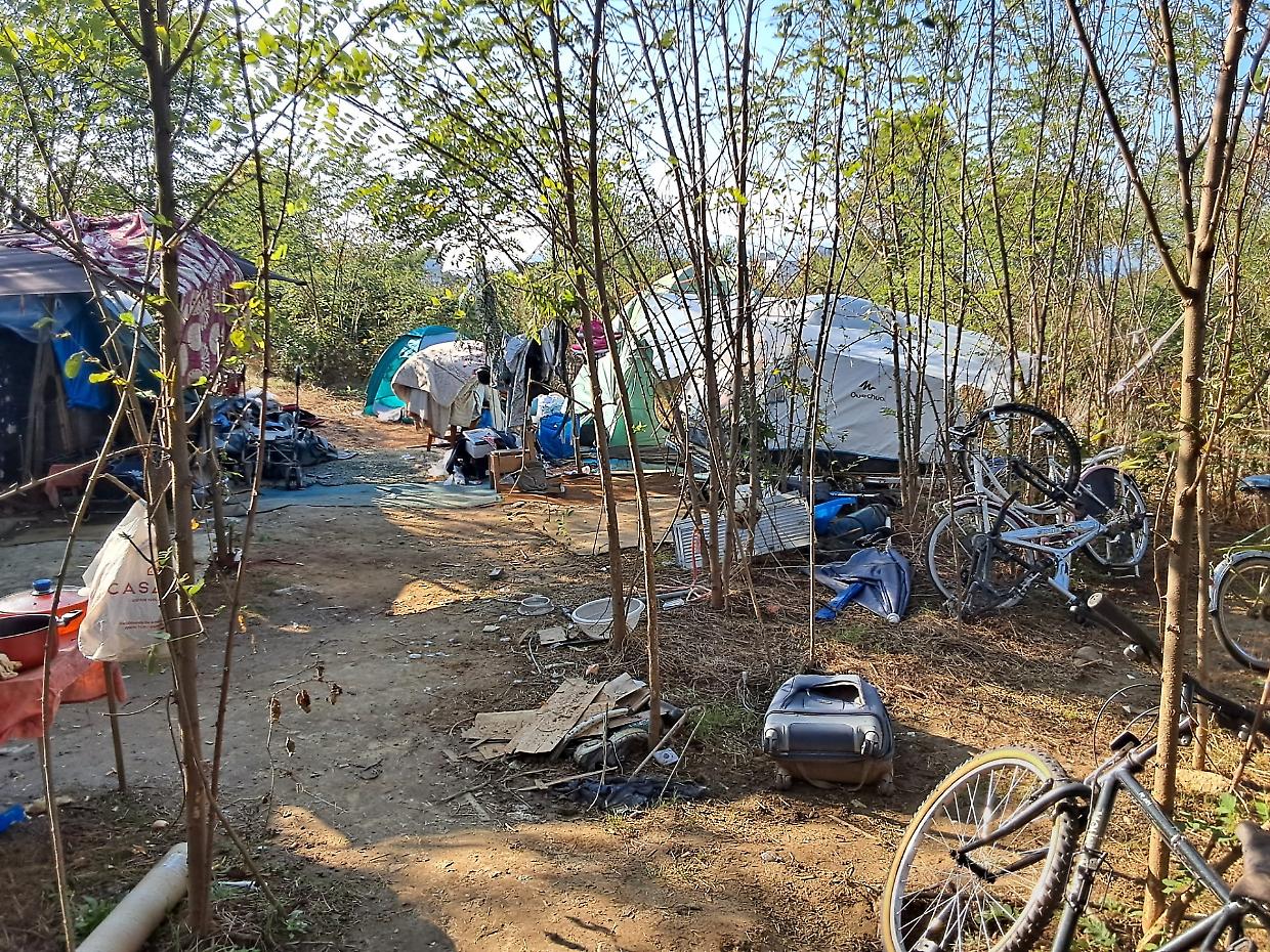 Collegno, sgomberato l’accampamento abusivo nei pressi della stazione Fermi