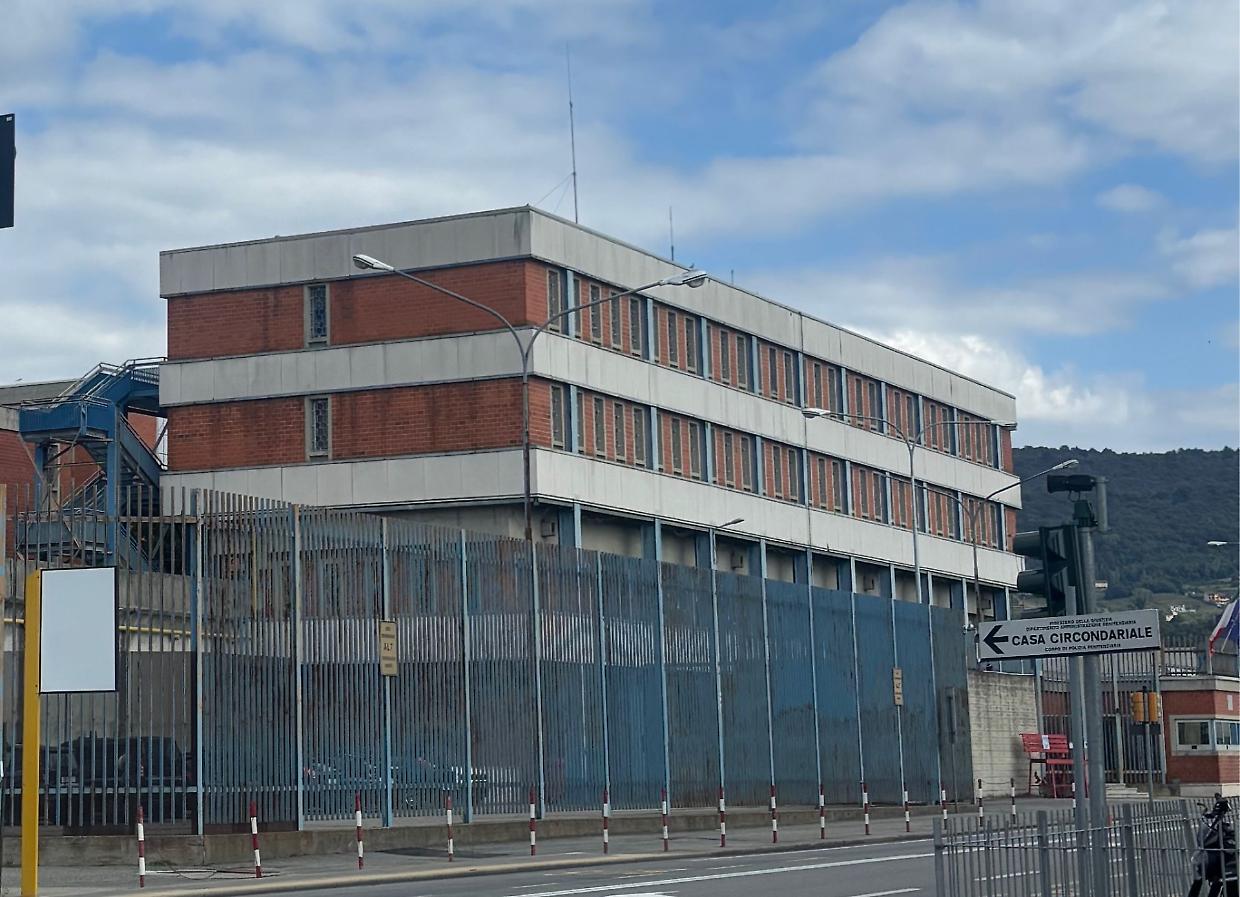 Carcere di Ivrea, chiesta la condanna per dodici agenti: «Violenze e falsi in atto d’ufficio»