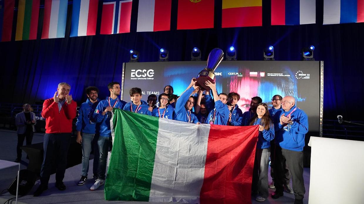 Il TeamItaly è campione d’Europa di cybersicurezza: trionfo a Varsavia per i giovani talenti italiani