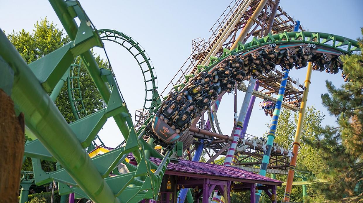 Le prime montagne russe d’Italia compiono 40 anni: la leggenda di Gardaland