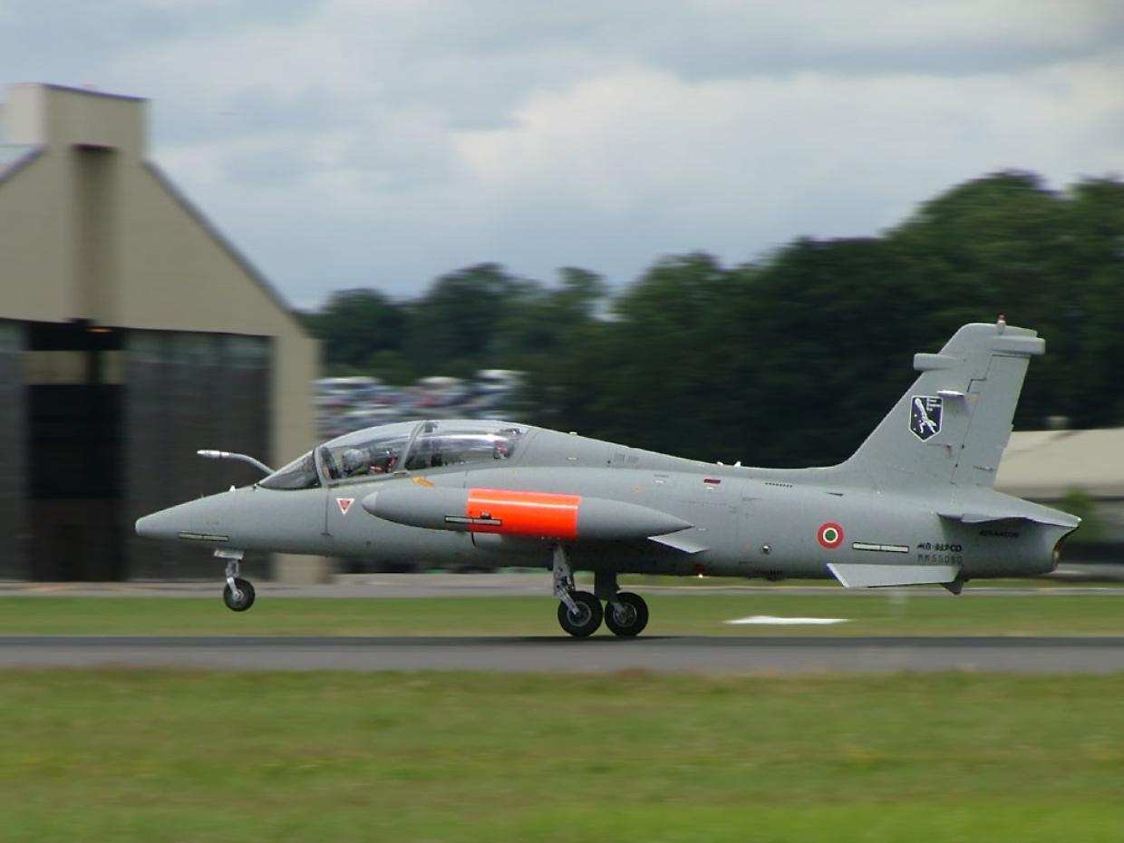 Castagnole Piemonte, il Museo Casa del ’900 accoglie un Aermacchi MB 339 A: un simbolo della formazione aeronautica italiana