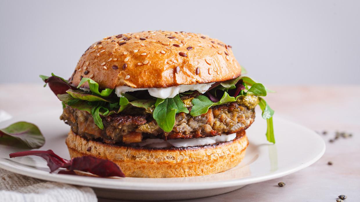 Quello vegano non è "hamburger". Lo stop diventa «un vantaggio per la carne piemontese»