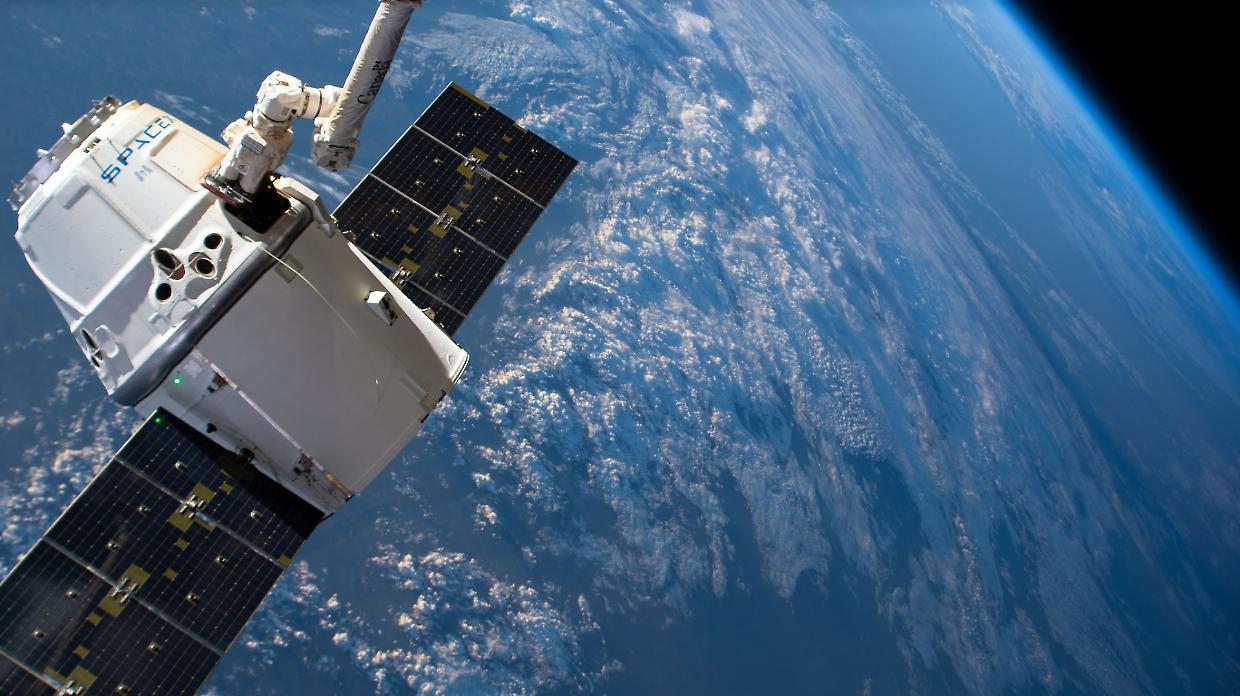 Elon Musk e SpaceX sotto accusa: i loro satelliti stanno trasformando lo spazio in una minaccia