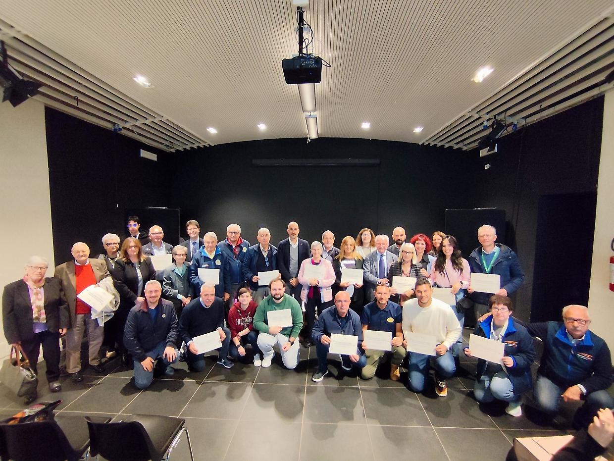 Dalla cura del verde ai parchi giochi: Venaria celebra i volontari che migliorano la città