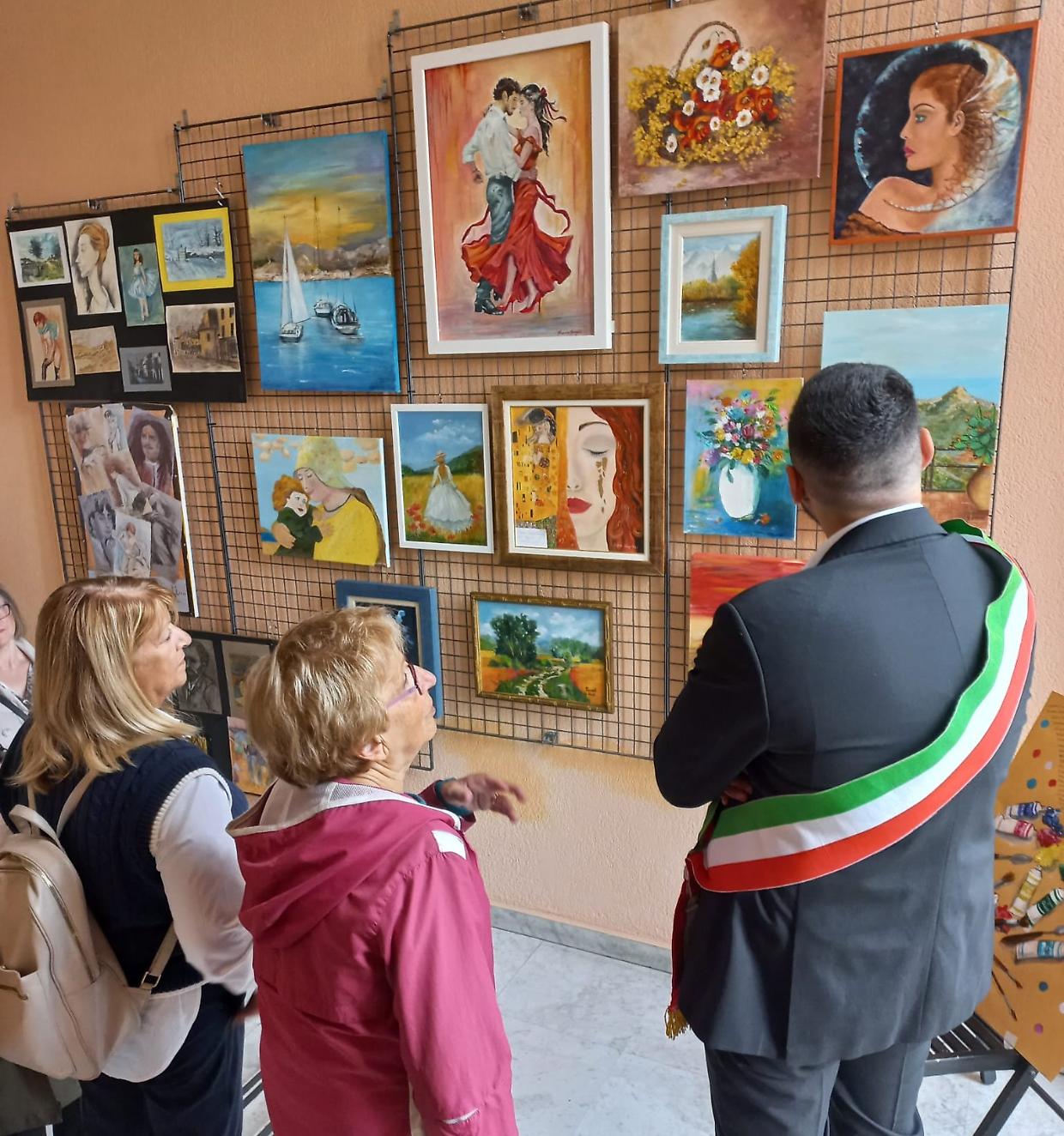 Grugliasco, una mostra di pittura dentro il Municipio con le opere dell’Unitre