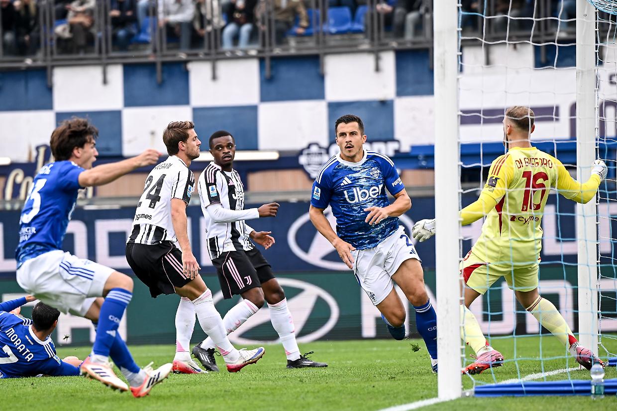 Il Como batte la Juventus 2-0 (foto Getty Image)