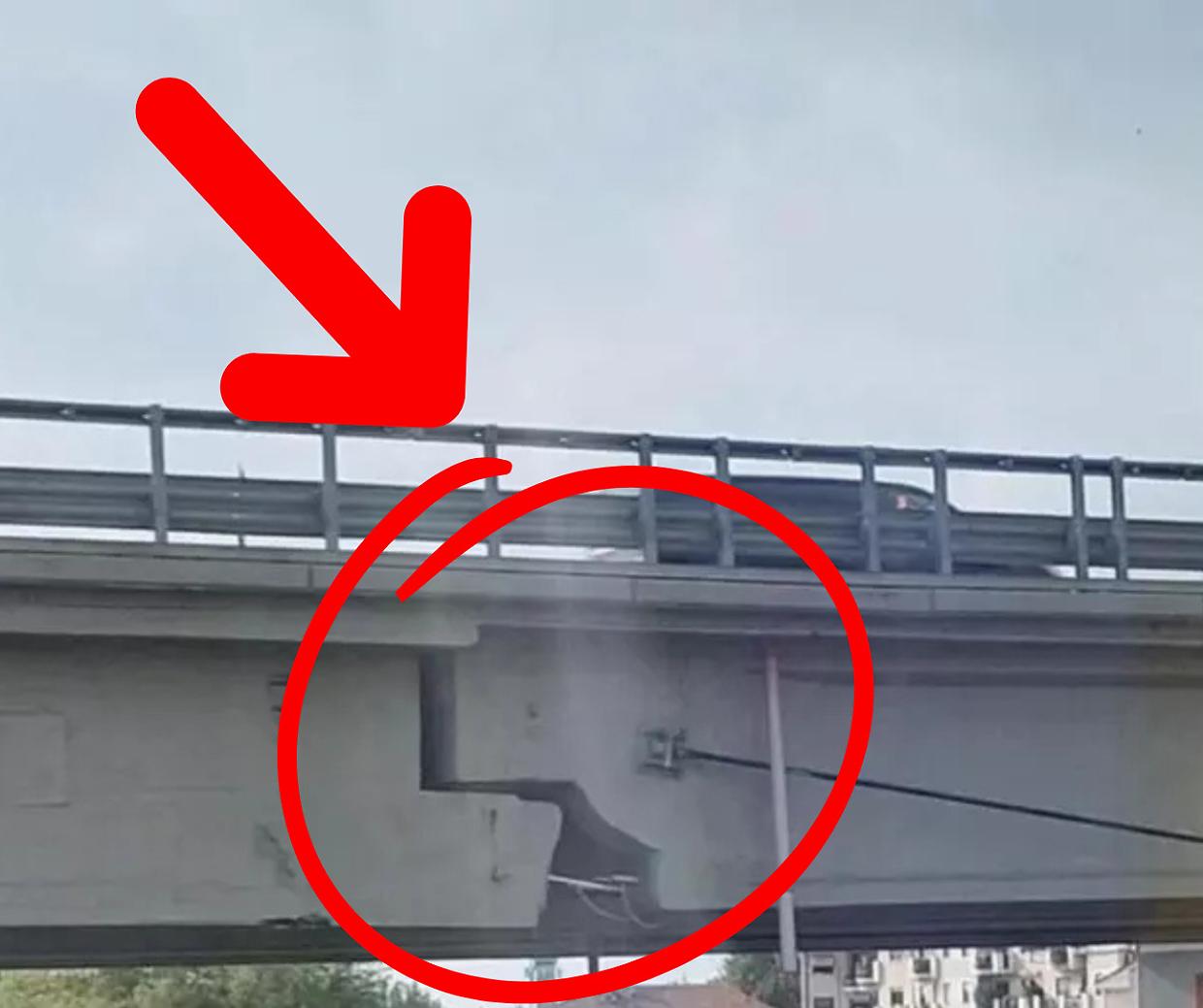 Crepa sul cavalcavia della tangenziale di Torino: una foto virale e le domande sulla sicurezza