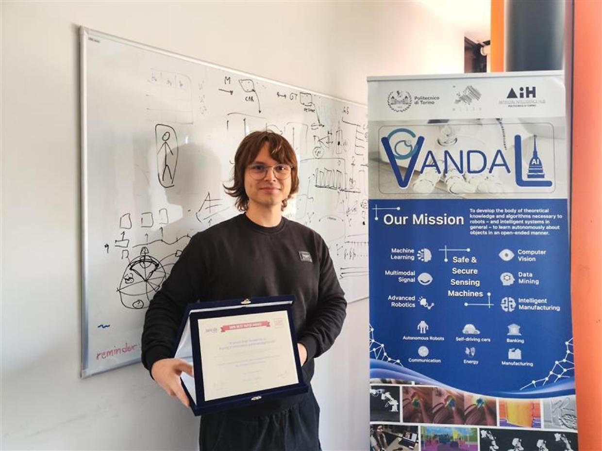 Torino, il laboratorio VANDAL premiato per la ricerca su modelli di intelligenza artificiale più leggeri e sostenibili