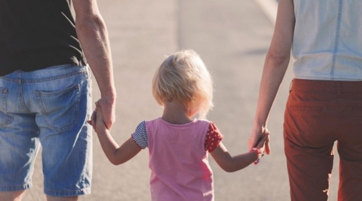 Manovra 2026, congedi parentali più lunghi e sgravi per chi assume mamme: tutte le novità per chi lavora