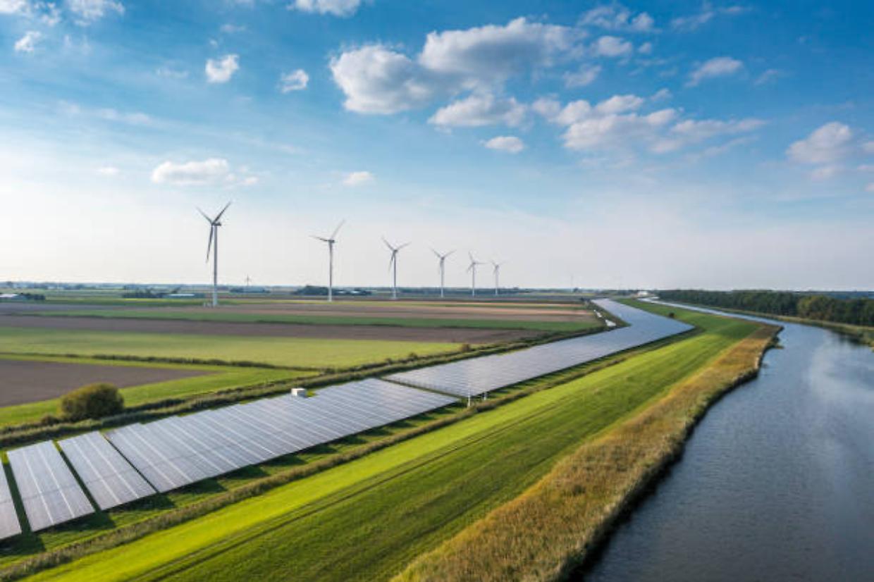Energia, rallentano gli investimenti green in Italia