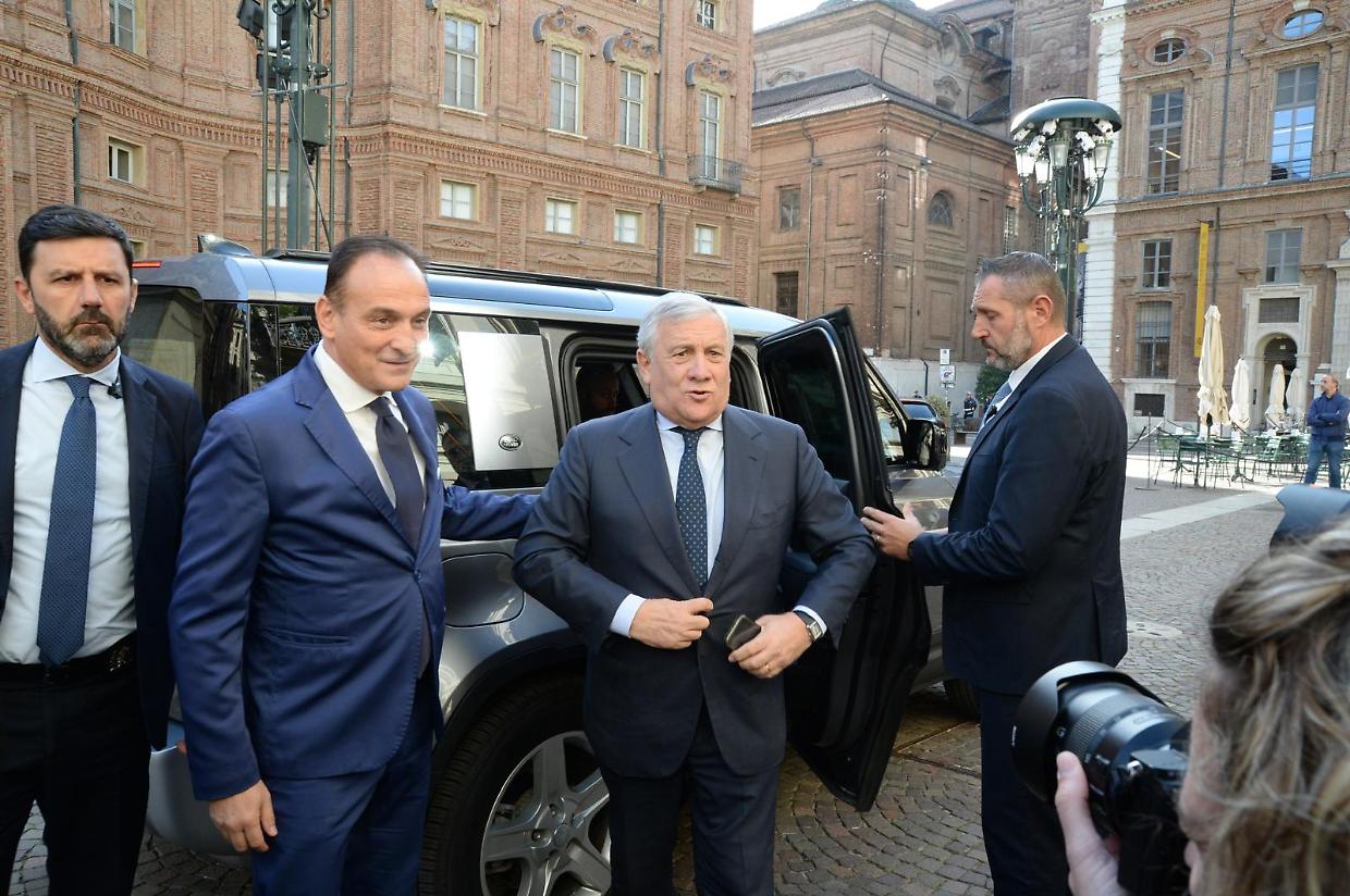 Sugli affitti brevi turo mancino di Meloni a Forza Italia 