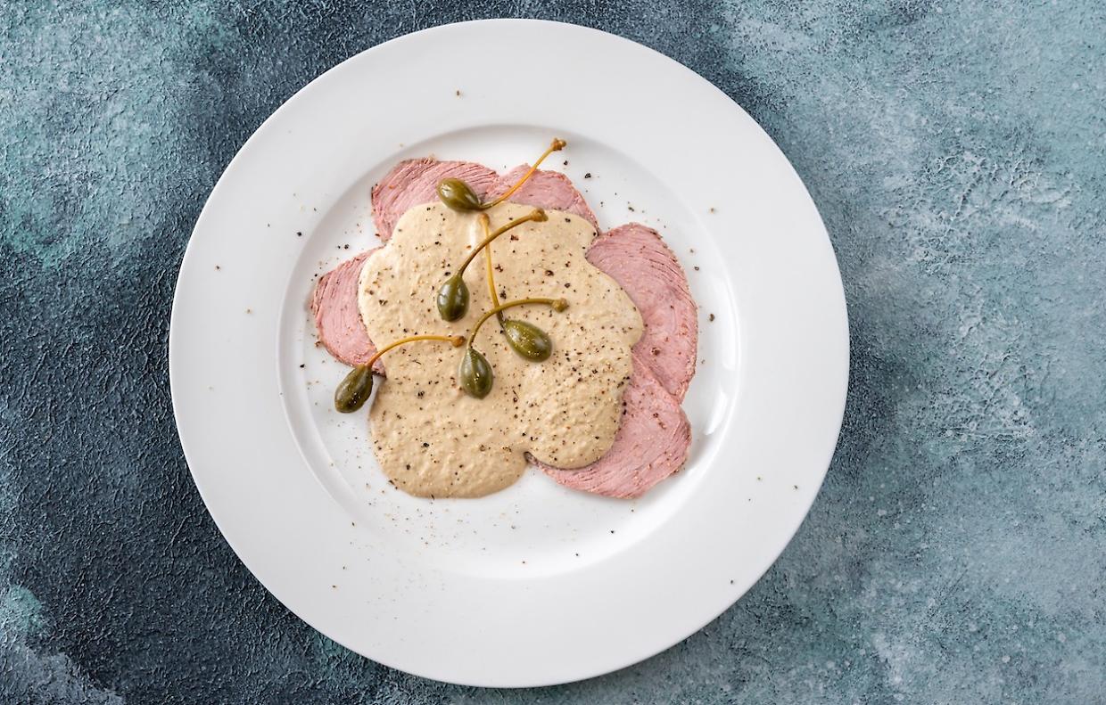 Torino, lo chef Brunetto supera il robot Pepper nella sfida del vitello tonnato