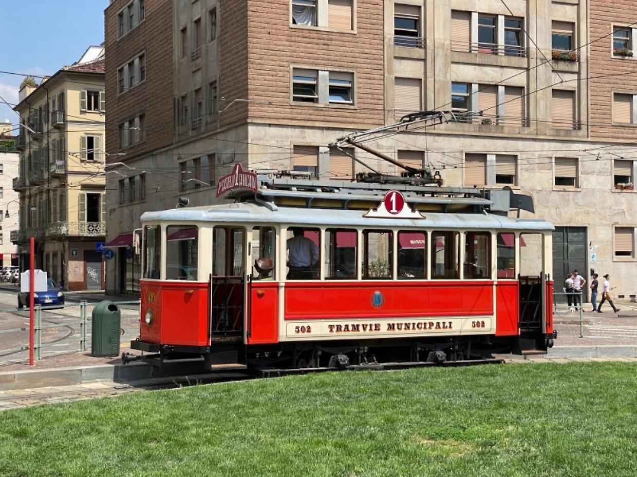 Torino, domenica torna il giro sui tram storici: ecco come partecipare