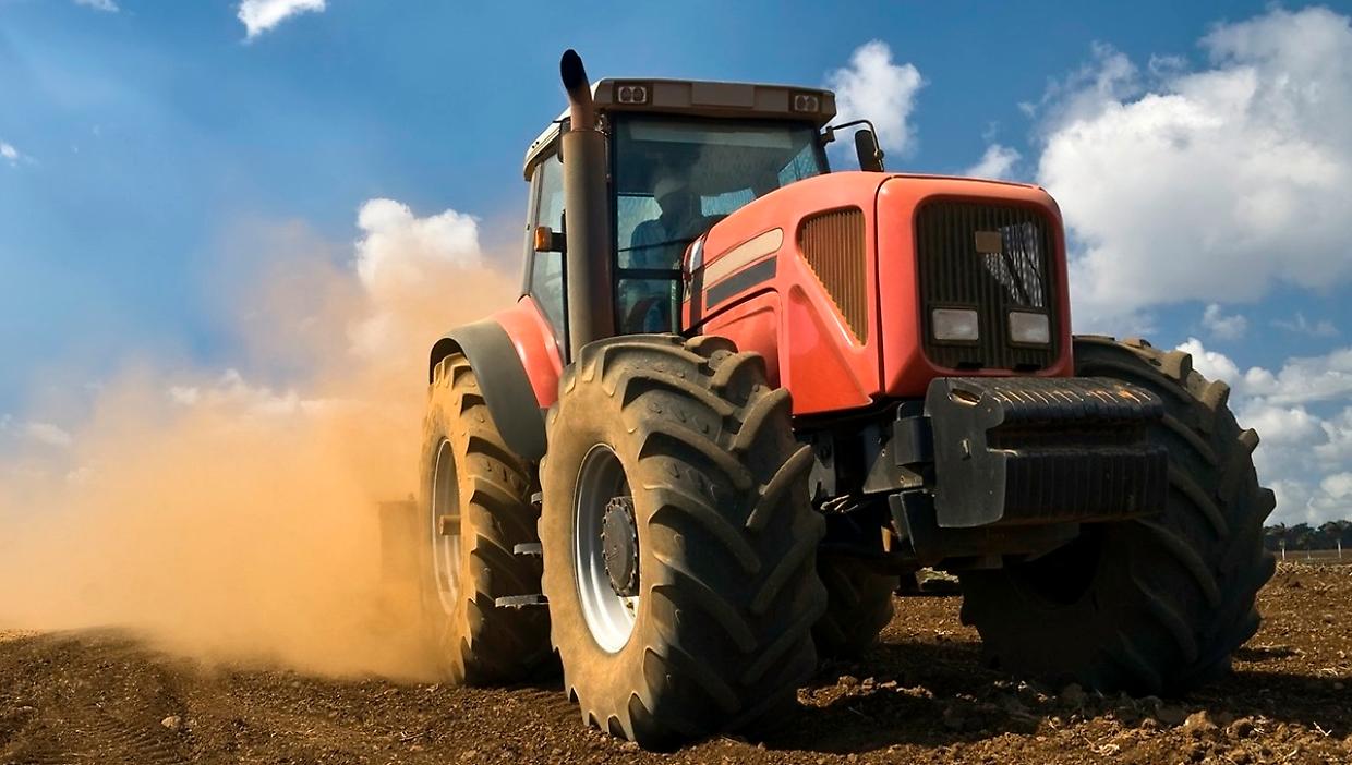 Strage silenziosa nelle campagne italiane: oltre 100 agricoltori muoiono ogni anno sotto i trattori per una legge mai applicata