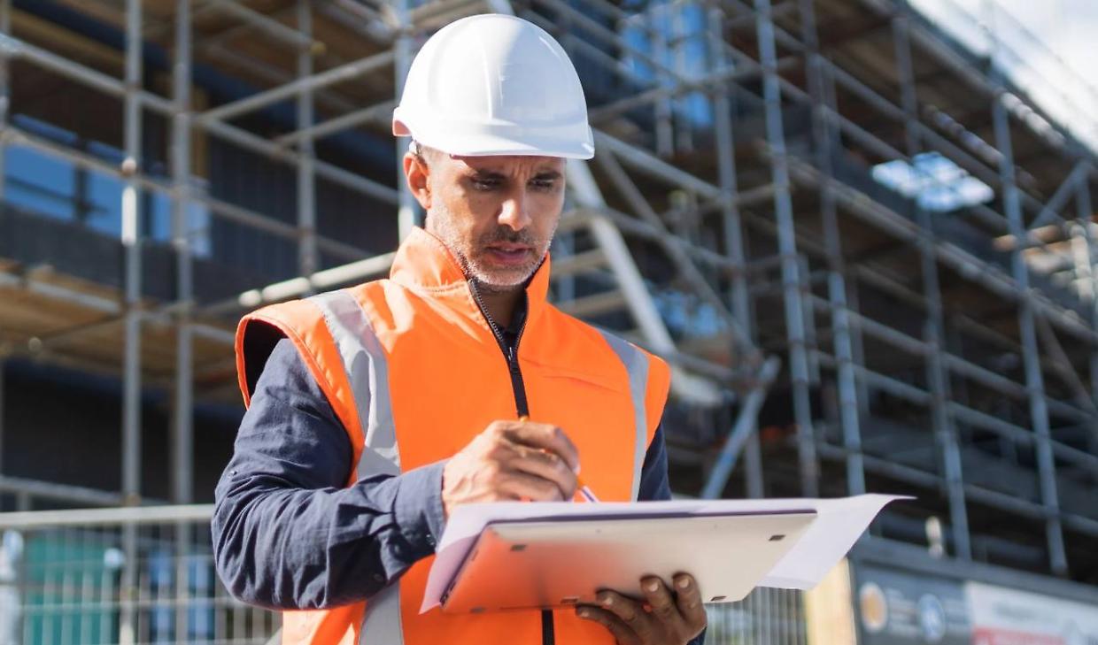 Badge digitale nei cantieri e stop stage a rischio: il piano del governo per fermare la strage sul lavoro