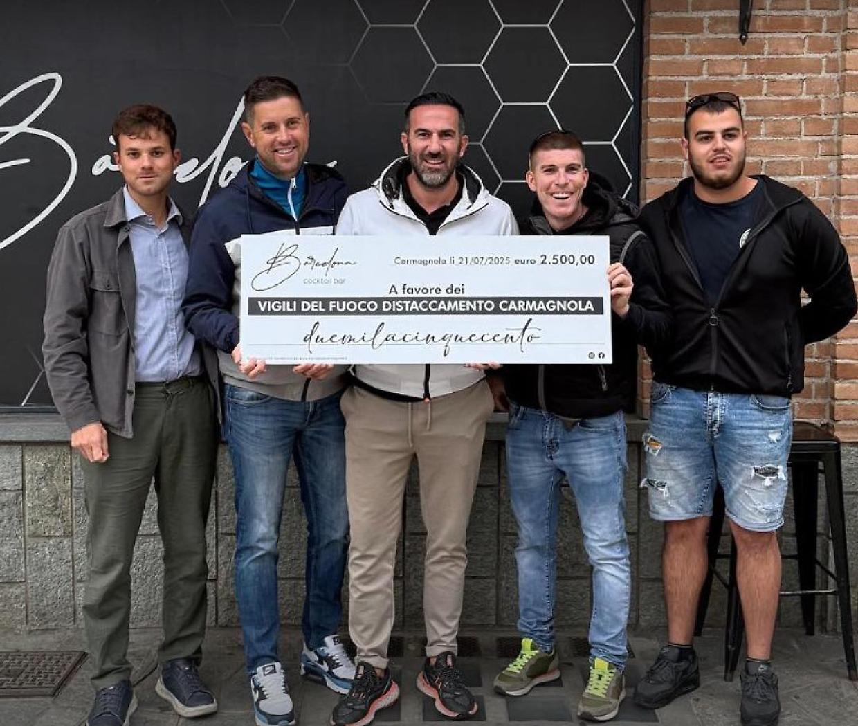 Carmagnola, imprenditore dona 2500 euro ai vigili del fuoco per acquistare un nuovo mezzo