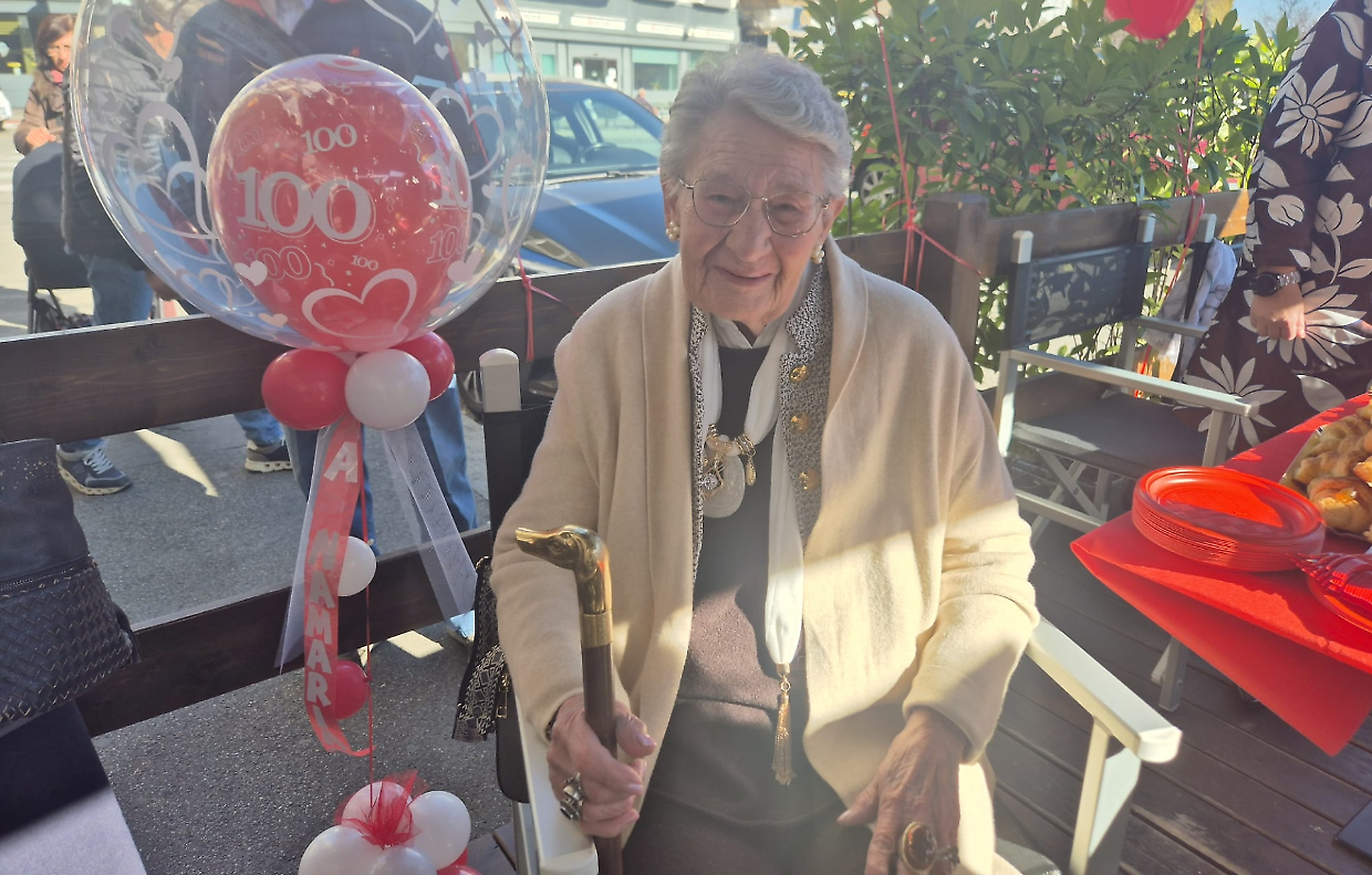 Annamaria Perno nel giorno del suo 100esimo compleanno 