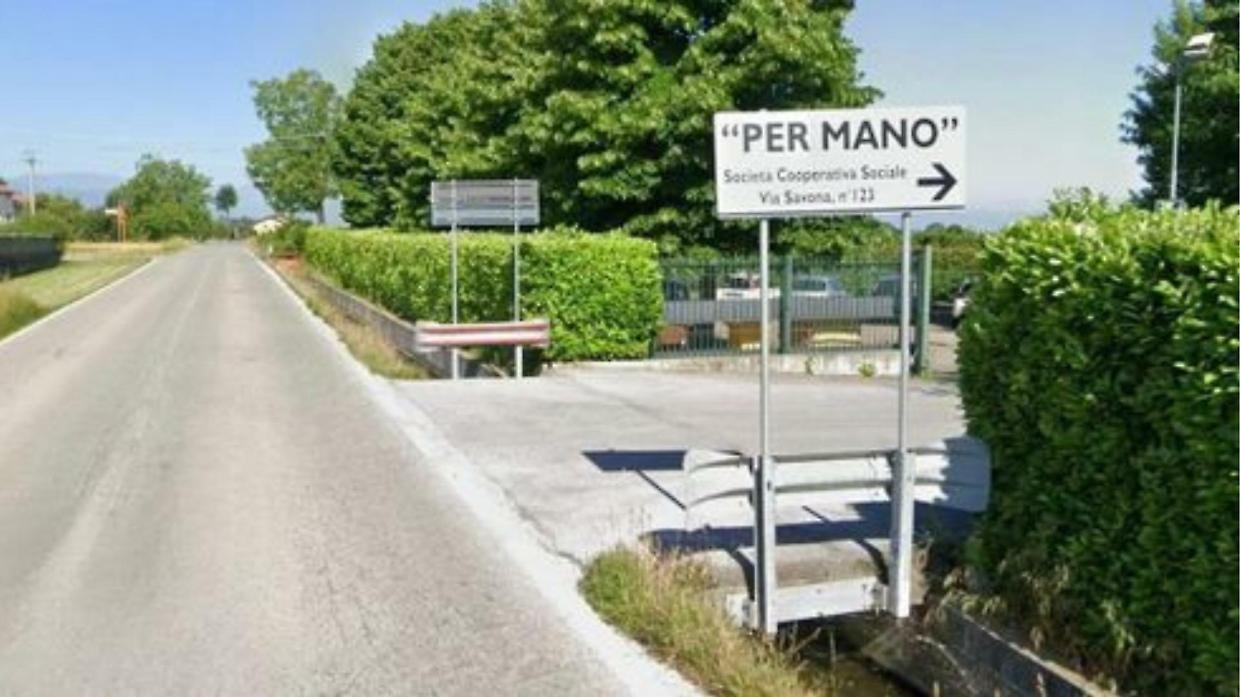Cuneo, pazienti lasciati nudi dopo essersi sporcati, con cibo e farmaci dosati arbitrariamente: in carcere direttrice e coordinatrice del centro per disabili “Per Mano”
