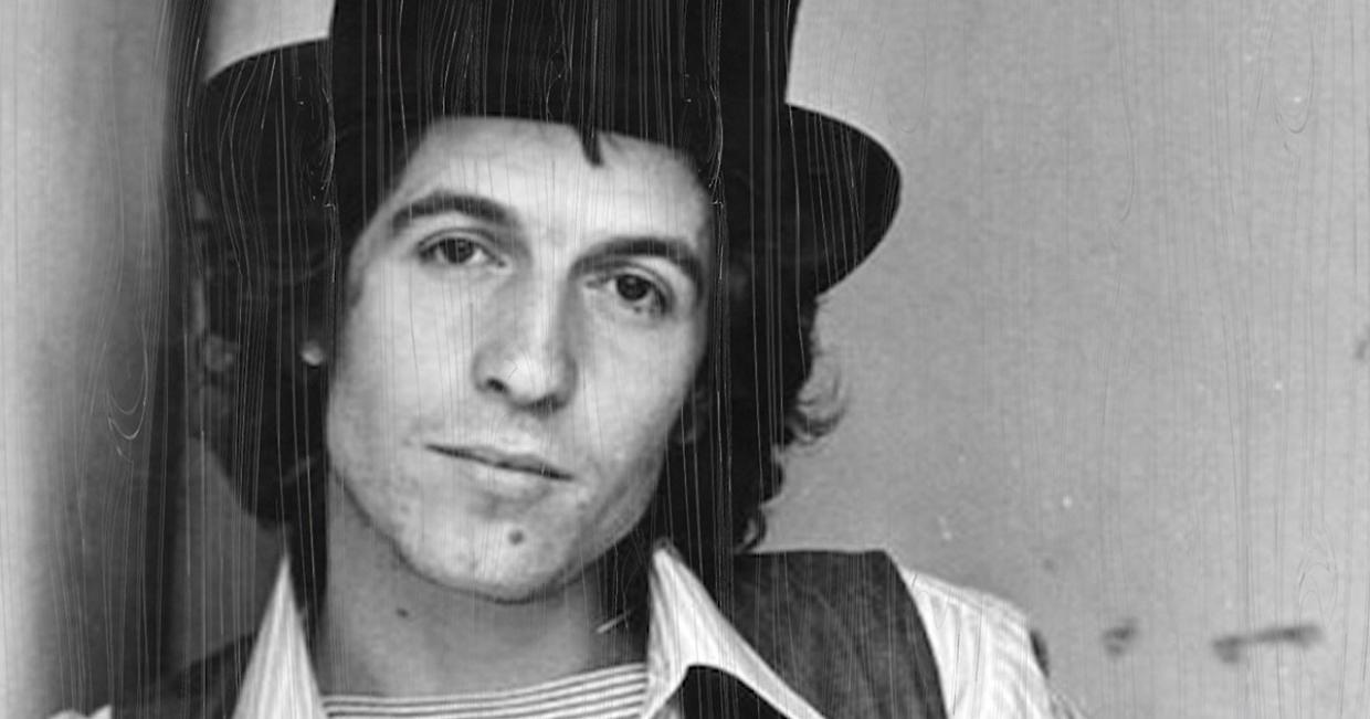 Rino Gaetano, 75 anni dopo: il genio ribelle che trasformò le canzonette in rivoluzione