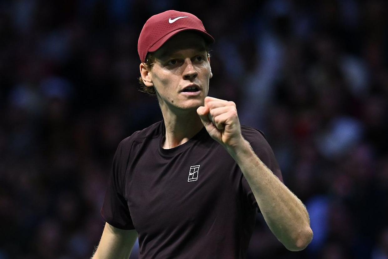 A Parigi Jannik Sinner spazza via Alexander Zverev ed è in finale contro Felix Auger-Aliassime 