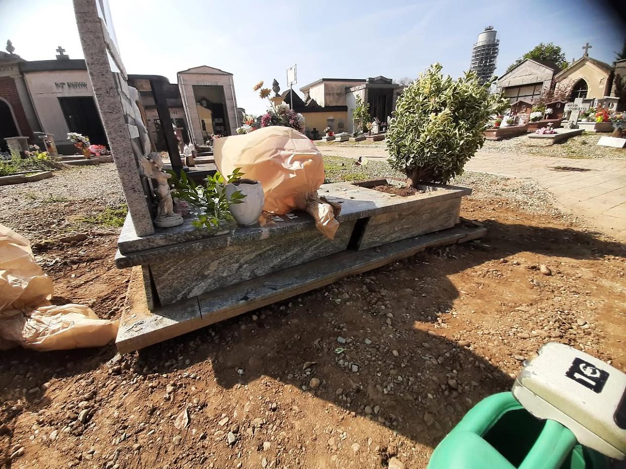 Nichelino, segnalazioni sui lavori di esumazione al cimitero comunale