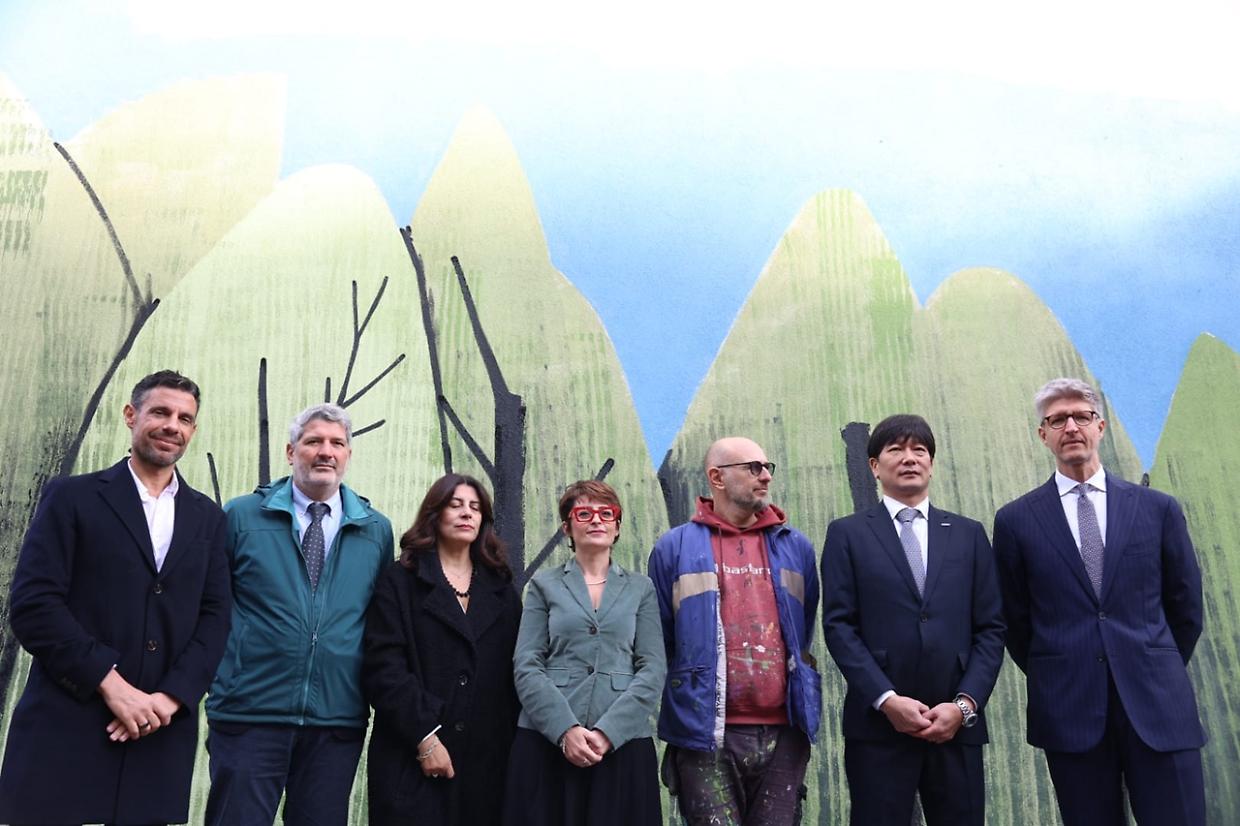 Torino, alla scuola Sinigaglia un nuovo murale dedicato a tennis e sostenibilità