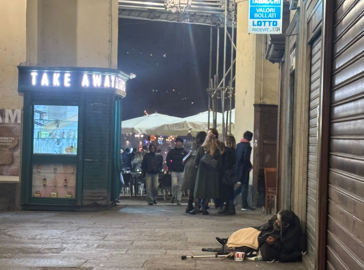 L’altra Torino, lontana dalle Finals: tra sacchi a pelo e accampamenti