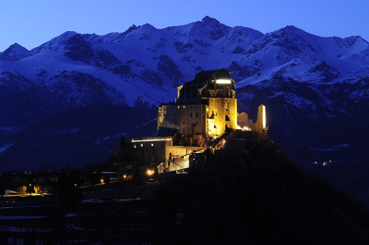 Si tinge di verde la Sacra di San Michele, ecco perché