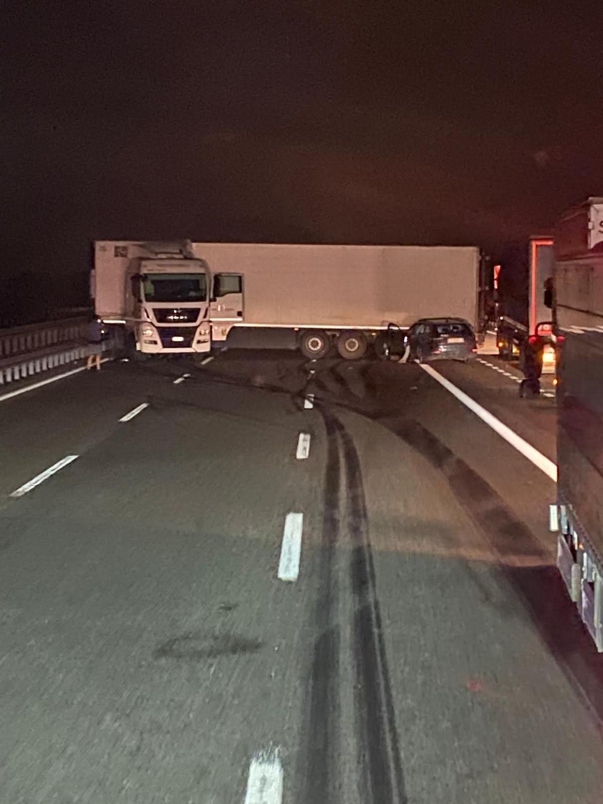 Tir di traverso sulla Torino-Piacenza, traffico rallentato in tangenziale sud