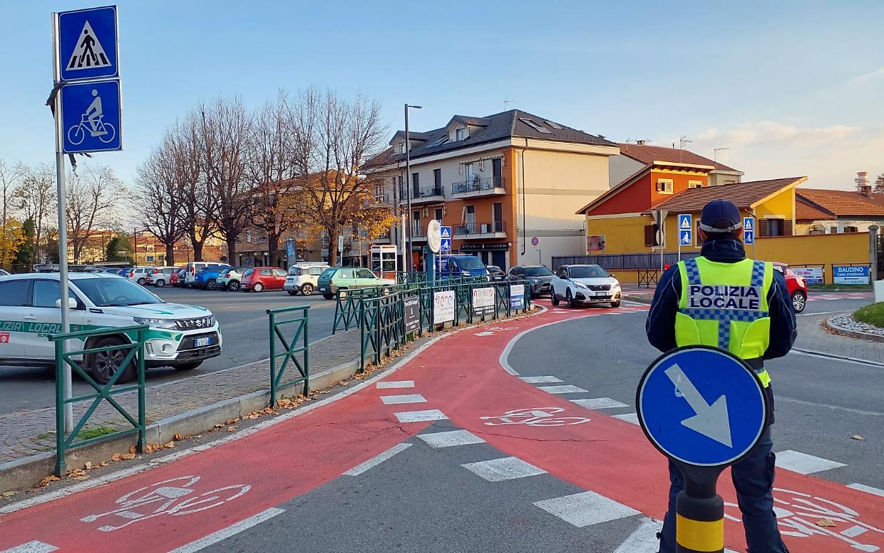 Alpignano, fermato alla guida senza patente e con un’auto già sequestrata: è la quarta volta in due anni