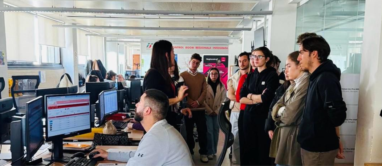 Il "dietro le quinte" delle ferrovie piemontesi: gli studenti in visita a Torino
