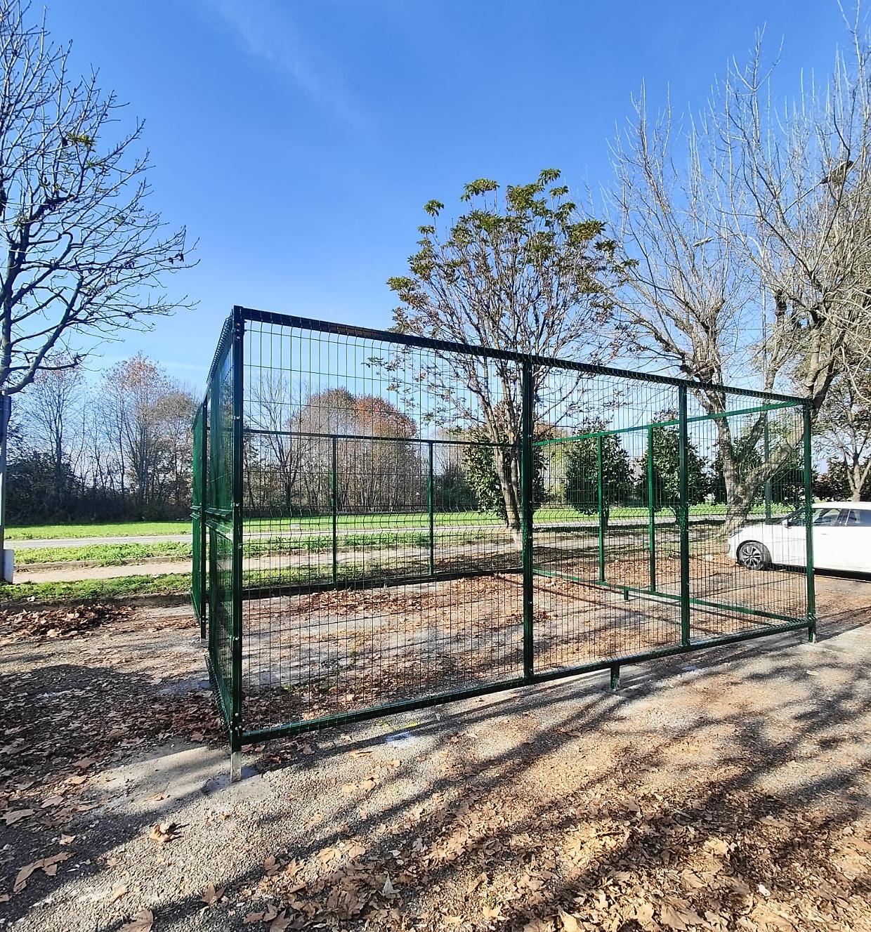 Leini installa due nuove isole ecologiche in via Vittime di Bologna