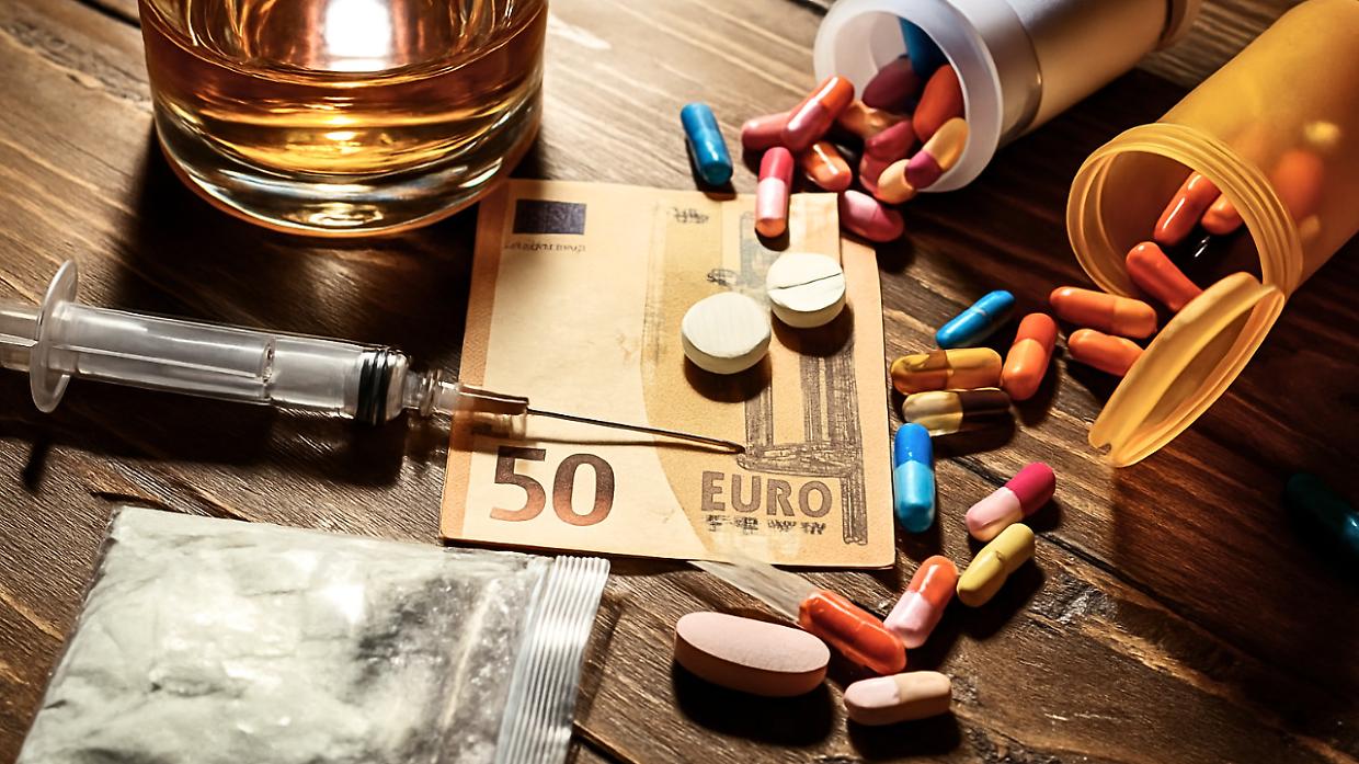 Torino, blitz ai Giardini Madre Teresa: 29enne arrestato con MDMA, hashish e contanti