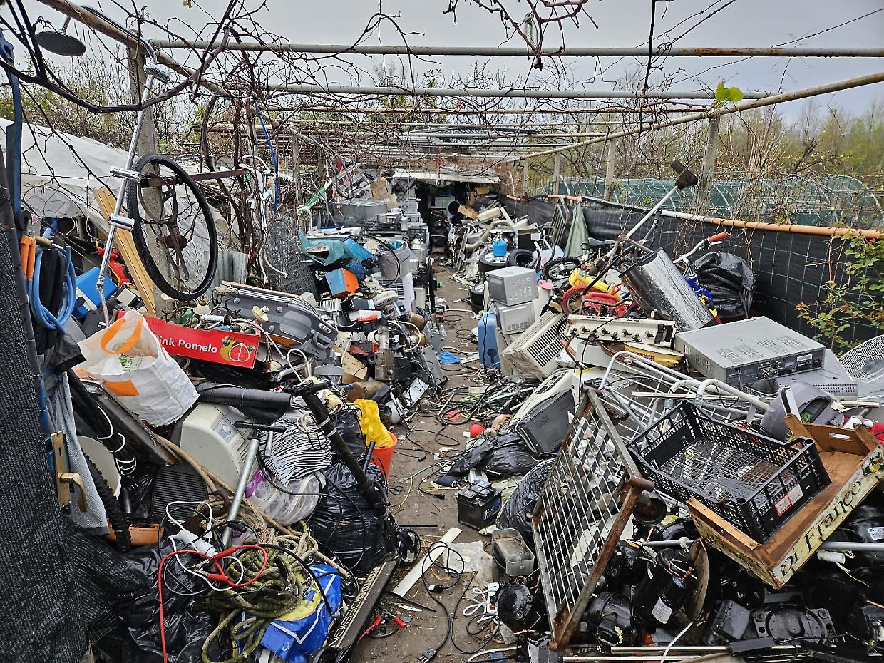 Rifiuti, sequestri e denunce. «E presto multe più salate»