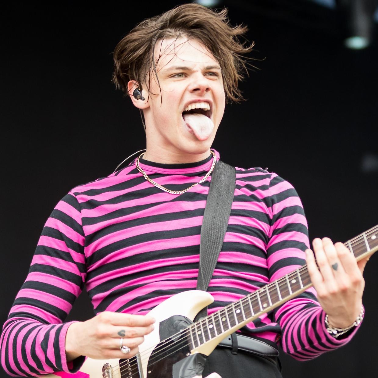 Due grandi date in Italia e un EP con gli Aerosmith: Yungblud costretto ad annullare il tour per problemi di salute