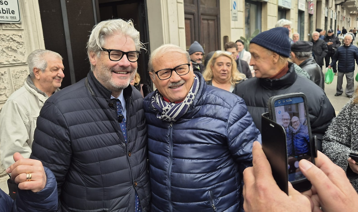 Il giornalista e conduttore Paolo Del Debbio a Barriera di Milano