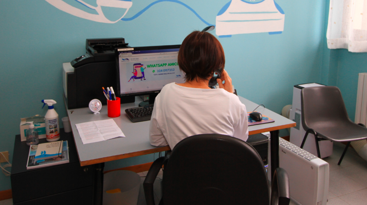 Telefono Amico Cevita: oltre 2,3 milioni di chiamate in 10 anni, servono nuovi volontari