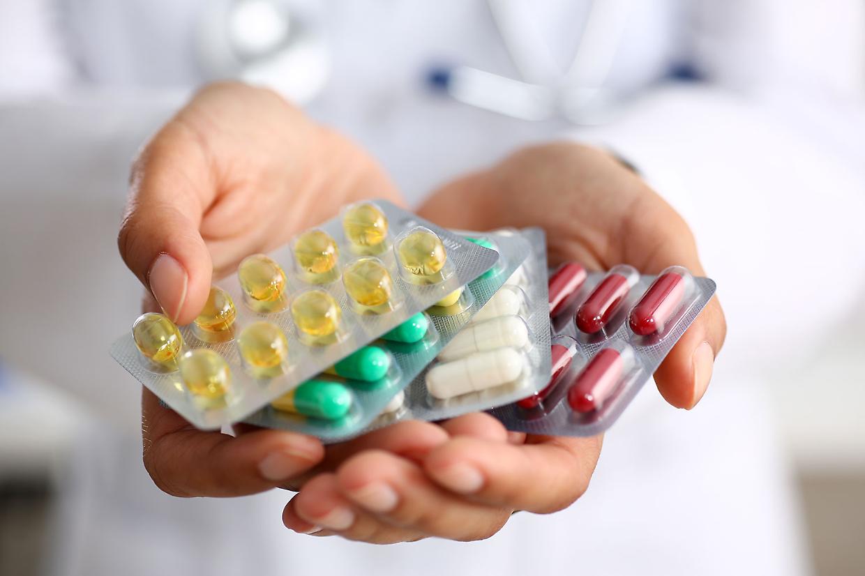 Antibiotici, scatta l'allarme per uso eccessivo: la nuova guida dell’ISS per difendersi dai superbatteri