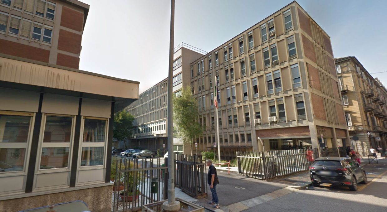 Irruzione di un gruppo anarchico nella sede Asl di Torino