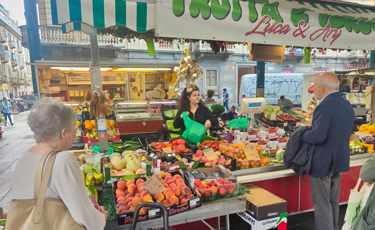 "Amazon dei mercati": shopping online sempre in più bancarelle torinesi