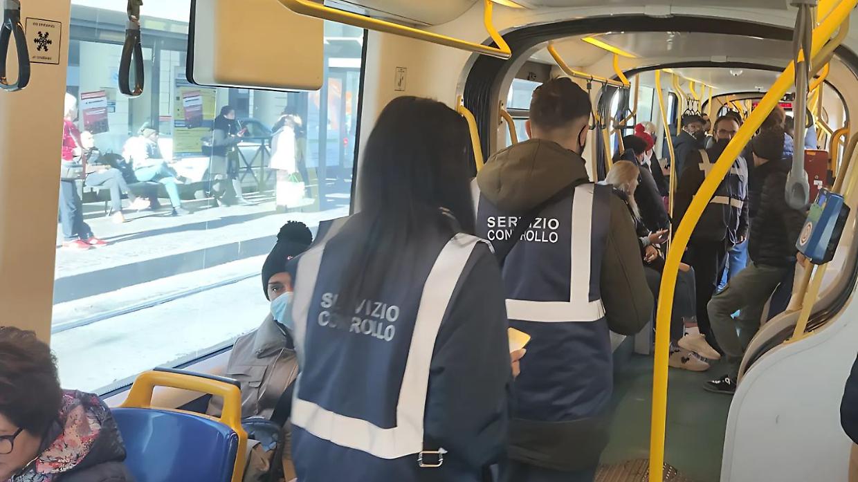 Due anni e otto mesi per aver sfregiato un controllore Gtt: la condanna del gommista di corso Francia