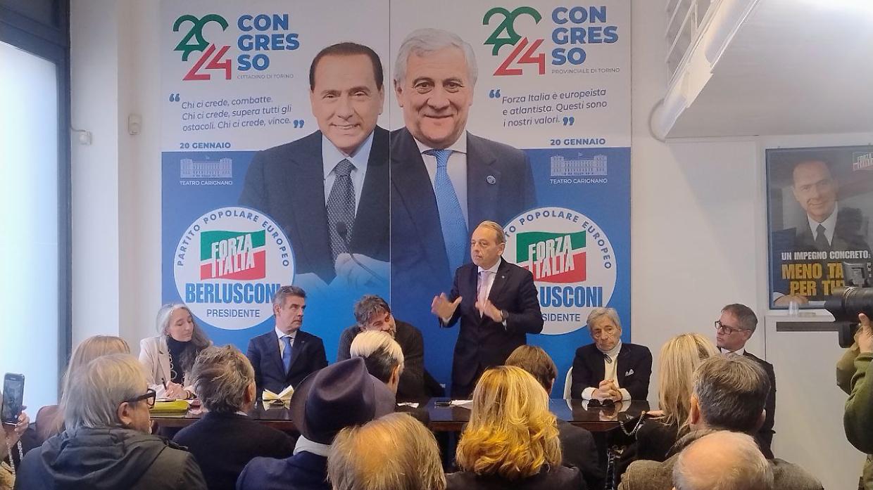 FI lancia il sì al referendum nel nome di Berlusconi: "Ogni errore una ferita"
