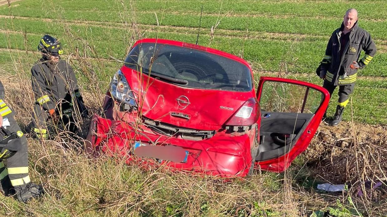 Moncalieri, scontro tra due auto in strada Bauducchi: quattro feriti, grave un bambino