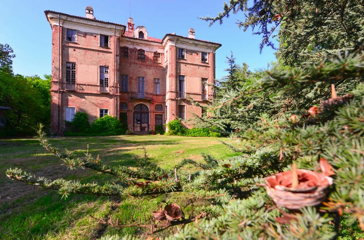 Questo castello piemontese finirà all’asta (e ci ha soggiornato persino Napoleone)
